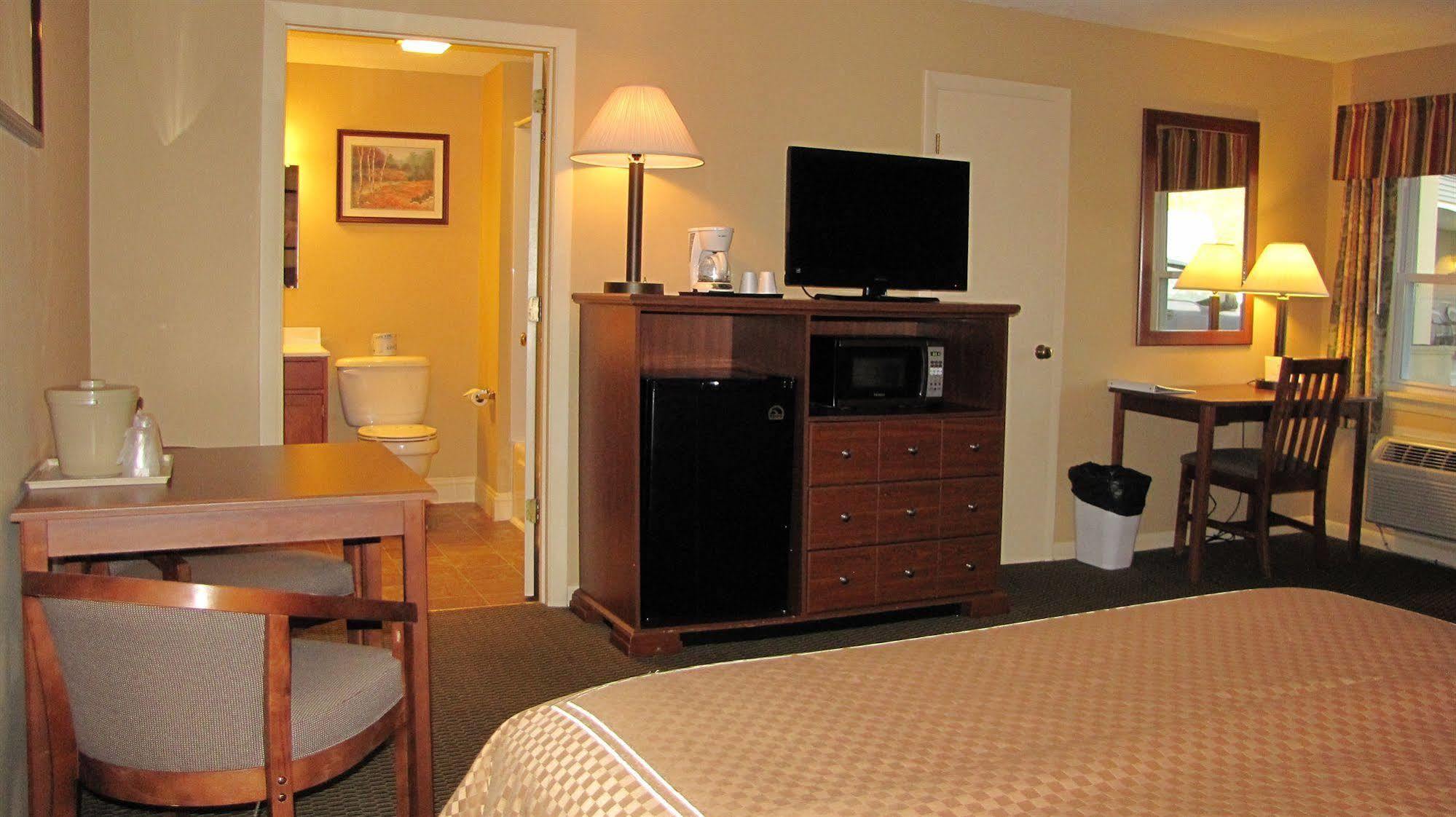 Mt. Madison Inn & Suites Gorham Exteriör bild