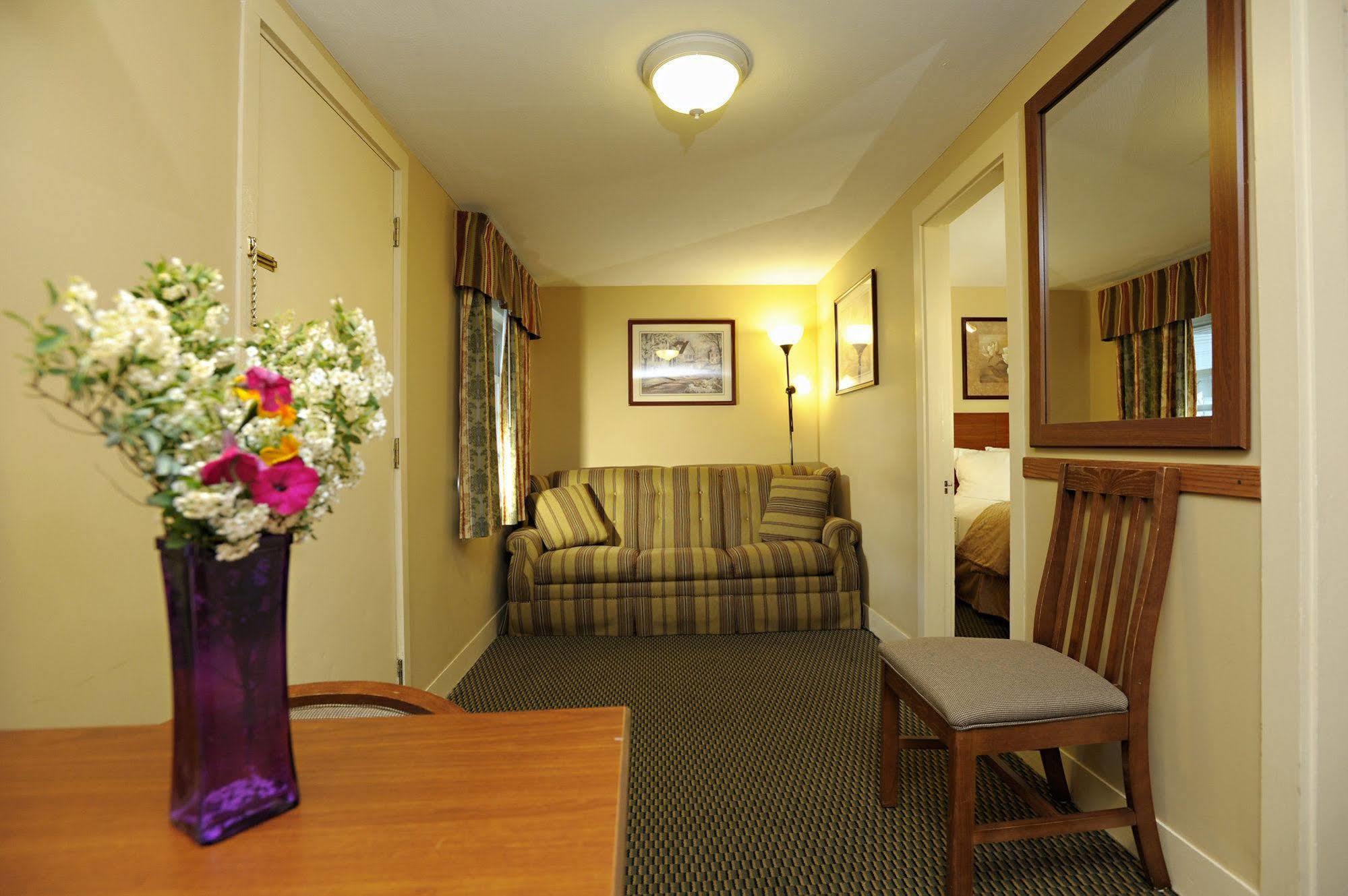 Mt. Madison Inn & Suites Gorham Exteriör bild